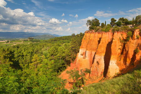 ?olored ochre mountain in Rousillon. Provence, France.の写真素材