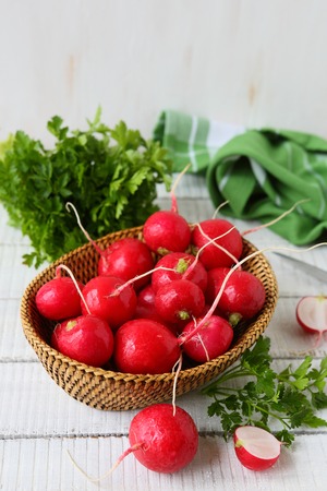 fresh radishes in a bowl, food closeupの写真素材
