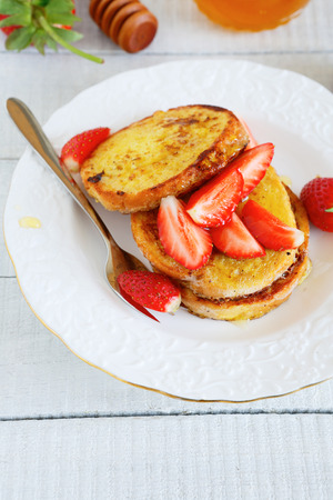 French toast with strawberries, food closeupの写真素材