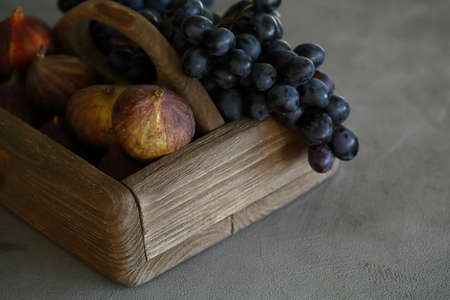 Fruits in wooden crate, food closeupの写真素材