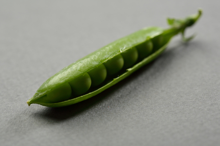 Fresh Green peas pod close-upの写真素材