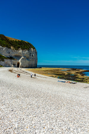 Beach walk on the beautiful alabaster coast near Yport - Normandy - Franceのeditorial素材