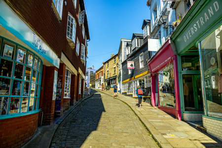Welcome to England - First sightseeing tour in the beautiful harbour town of Folkestone - Kent -...