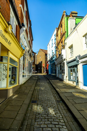 Welcome to England - First sightseeing tour in the beautiful harbour town of Folkestone - Kent -...