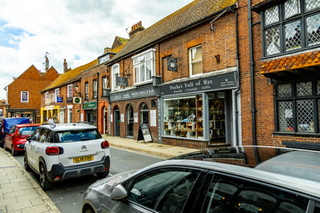 Welcome to the South East of the UK to the beautiful small town of Rye with its picturesque castle -...