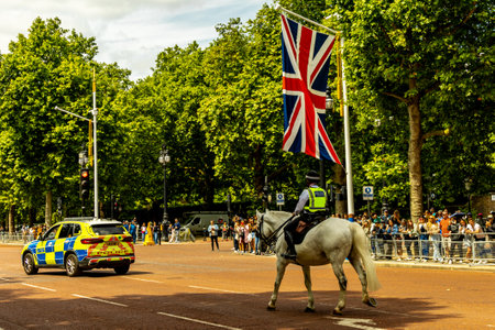 A short city stroll and exploration tour through the metropolis of London along the famous sights on the River Thamesの写真素材