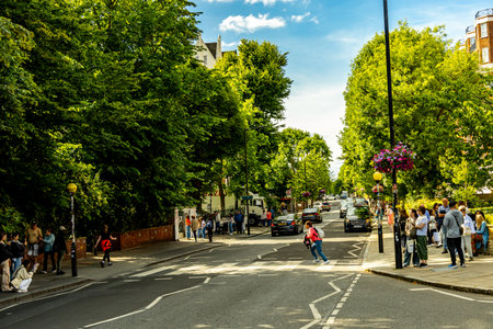 A short city stroll and exploration tour through the metropolis of London along the famous sights on the River Thames - United Kingdomの写真素材