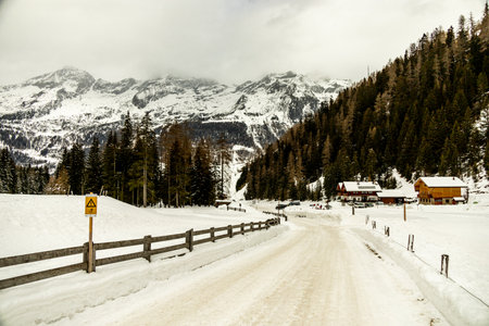 A short winter hike at the Rein in Taufers cross-country skiing center in the beautiful Reintal...
