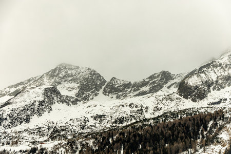 A short winter hike at the Rein in Taufers cross-country skiing center in the beautiful Reintal...