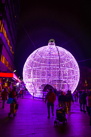 Christmas light and people in Vigo - Galicia - Spainのeditorial素材