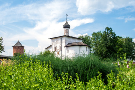 Suzdal, Vladimir region, Russia - 07.24.2025. Annunciation Church as part of the Spaso-Yevfimiyev Monastery with the surrounding garden.の写真素材