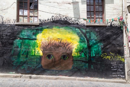 La Paz, Bolivia - Oktober 24, 2015: Graffiti in the streets, unknown artistのeditorial素材