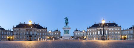 Amalienborg Palace in Copenhagen by nightのeditorial素材