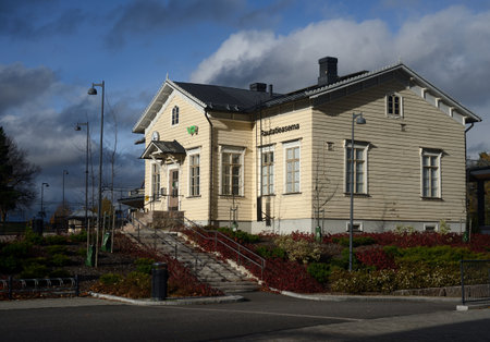 JÃ¤rvenpÃ¤Ã¤, Finland October 14, 2021: JÃ¤rvenpÃ¤Ã¤ railway station is a railway station in JÃ¤rvenpÃ¤Ã¤ about 37 kilometres north from Helsinki Central station. It was one of the first railway stations in Finlandのeditorial素材