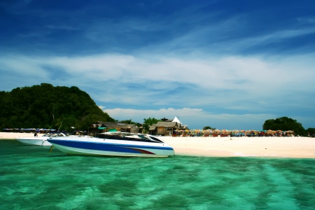 beach at Khai Island,phuket, THAILANDの写真素材