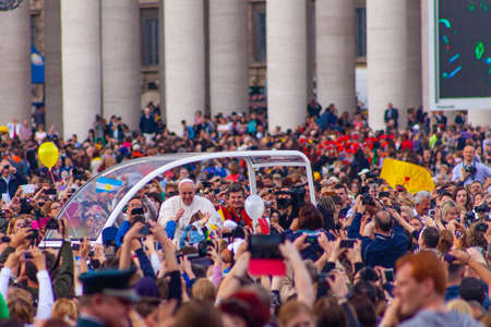 04/09/2014 - Rome, Italy: Pope Francis greets the crowd during a general audienceのeditorial素材
