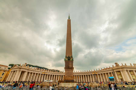 04/09/2014 - Rome, Italy: The obelisk of St. Peter's Square and Bernini's colonnadeのeditorial素材