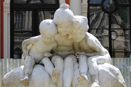 Sculpture-fountain children and the frog in Odessaのeditorial素材