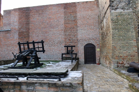 Medieval war machines in Lubart castle. Lutsk, Ukraineのeditorial素材