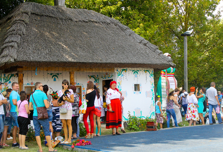 Velyki Sorochyntsi, Ukraine - August 20, 2016: Unidentified people walking on the Sorochintsy Fair in Velyki Sorochyntsi, Ukraineのeditorial素材