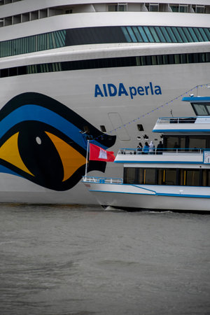 AIDAperla is in the Hamburg Cruise Center.AIDAperla a cruise ship of AIDA Cruises, built by Mitsubishi Shipbuilding at Nagasaki, Japan.のeditorial素材