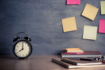time for business , 8 o'clock start to work or study