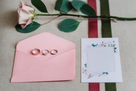 wedding rings with a wedding decorの写真素材