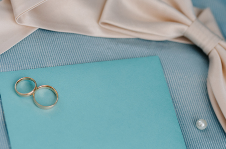 wedding rings with a wedding decorの写真素材