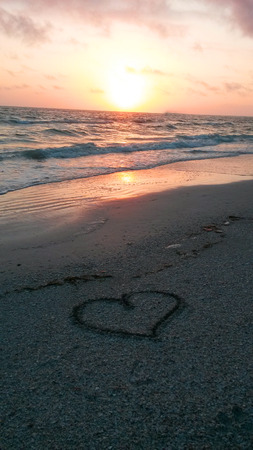 heart sunset beachの写真素材
