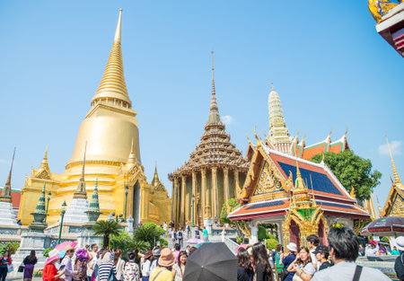 BANGKOK, THAILAND - MARCH 10, 2015: Tourists visit Chakri Maha Prasat, Royal Grand Palace on Aug 2, 14 in Bangkok. The Grand Palace is a complex of buildings has been the official residence of the Kings of Siam since 1782.のeditorial素材