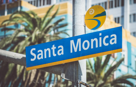 Santa monica street signalのeditorial素材
