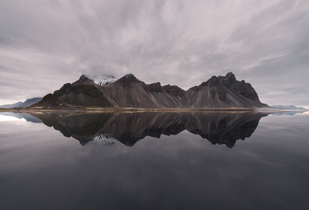 Wanderlust explorer discovering icelandic natural wonders.の写真素材