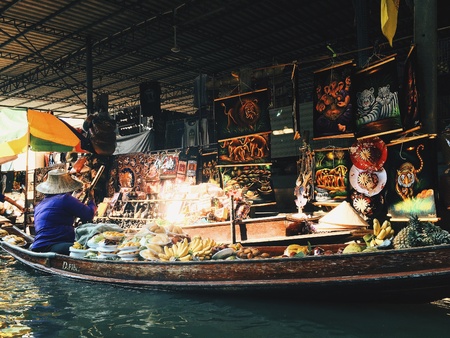 Floating marketの素材