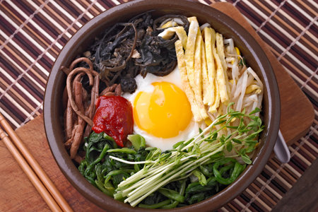 Bibimbap - japanese noodle with egg and vegetablesの写真素材