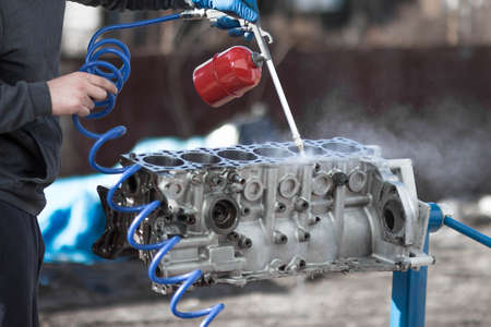 Washing the engine block. Disassembled engine from the car.