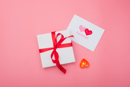 Valentines day background, Valentines day card and gift box on pink backgroundの写真素材