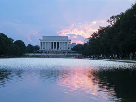 Washington, D.C., USA-September 2017: Wide shot of the Lincoln Memorial at sunset, Washington, District of Columbia.のeditorial素材
