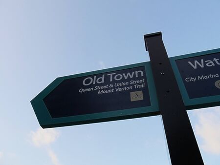 Alexandria, Virginia- September 2017: Upward close up shot of a street sign at the Old Town in Alexandria.のeditorial素材
