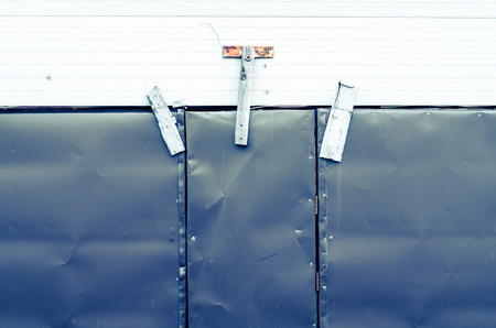 Support the door