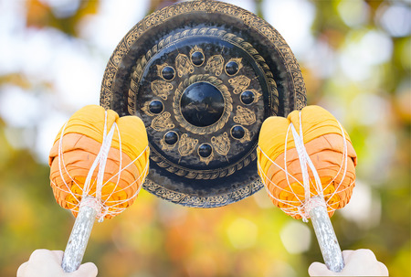 That have hit the gong to war before warの写真素材