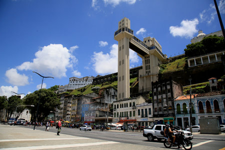 salvador, bahia, brazil - december 28, 2020: view of the Lacerda Elevator, a monument that links Cidade Alta and Cidade Baixa, in the city of Salvador. *** Local Caption ***のeditorial素材