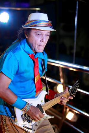 salvador, bahia / brazil - february 14, 2015: guitarist Armandinho is seen during a performance at the carnival in the city of Salvador.のeditorial素材