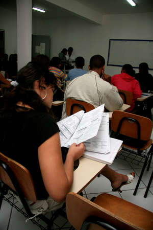eunapolis bahia / brazil - july 17, 2008: students from the University of Bahia - Uneb - are seen in the classroom at the Eunapolis City Campus.のeditorial素材