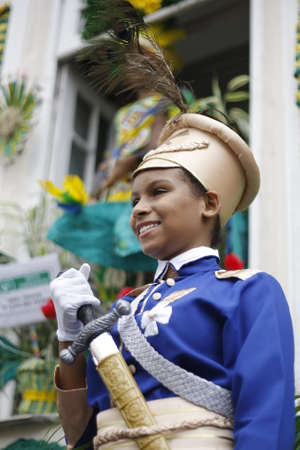salvador, bahia / brazil - july 2, 2015: People accompanying the departure of Caboclo and Cabocla from the Lapinha neighborhood during the July 2 celebrations, symbolizing Bahia Independence Dayのeditorial素材