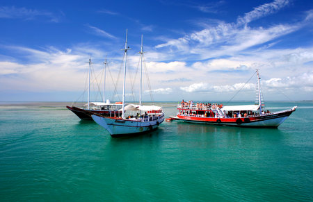 porto Seguro, bahia / brazil - january 16, 2007: nautical schooner is seen in the Recife de Fora Marine Park in the city of Porto Seguro.のeditorial素材