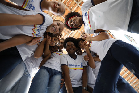 santo antonio de jesus, bahia, brazil - august 7, 2019: Students are seen in the courtyard of the public school in the city of Santo Antonio de Jesus.のeditorial素材