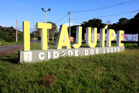 itajuipe, bahia, brazil - july 24, 2023: milkman in the city of itajuipe in southern Bahia.のeditorial素材