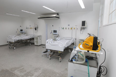 itaberaba, bahia, brazil - june 2, 2023: bed in a ward of a hospital with public care through the unified health system in the city of Itaberabaのeditorial素材