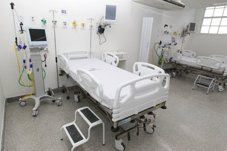 itaberaba, bahia, brazil - june 2, 2023: bed in a ward of a hospital with public care through the unified health system in the city of Itaberabaのeditorial素材