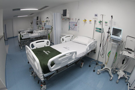 itaberaba, bahia, brazil - june 2, 2023: bed in a ward of a hospital with public care through the unified health system in the city of Itaberabaのeditorial素材